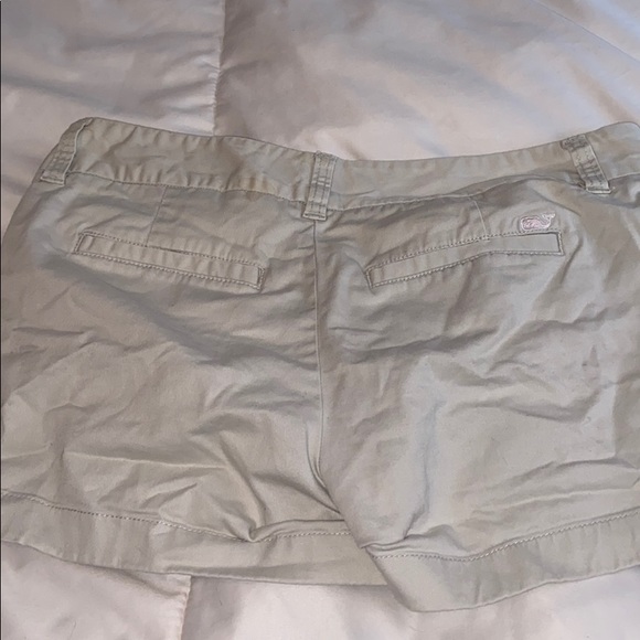 Vineyard vines shorts - Picture 2 of 3